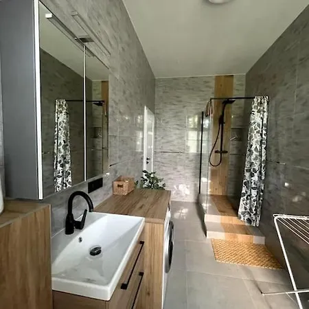 Daire Duzy - Stare - 12 Osob - 6 Lozek Wroclaw