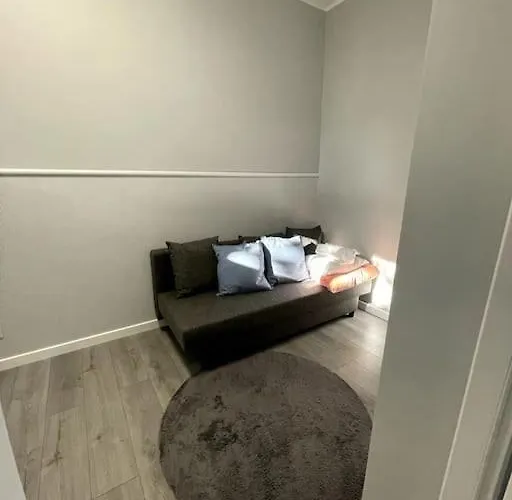 Duzy - Stare - 12 Osob - 6 Lozek Wroclaw