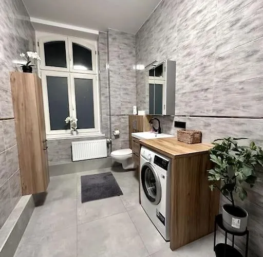 Daire Duzy - Stare - 12 Osob - 6 Lozek *