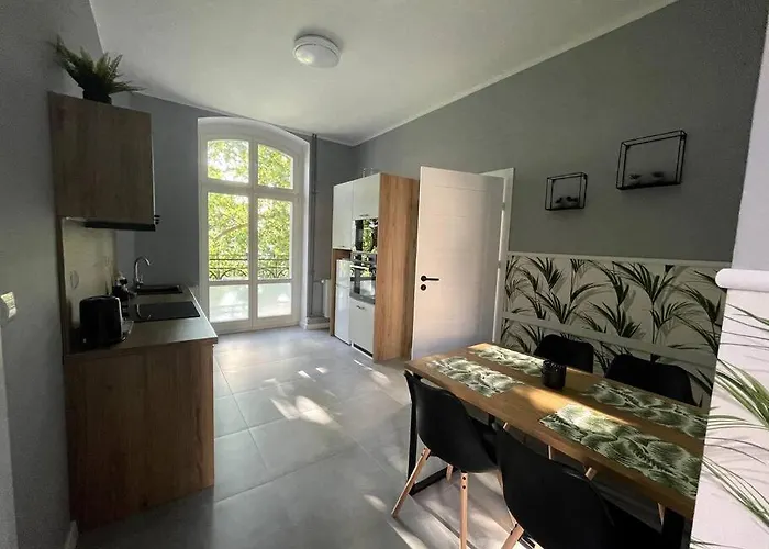 Duzy - Stare - 12 Osob - 6 Lozek Daire *