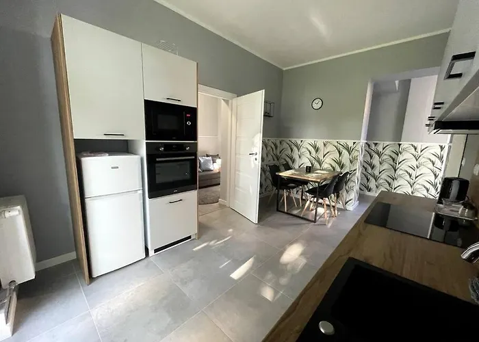 Daire Duzy - Stare - 12 Osob - 6 Lozek Wroclaw